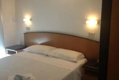 Hotel Orlov Rimini 2*,  Italia